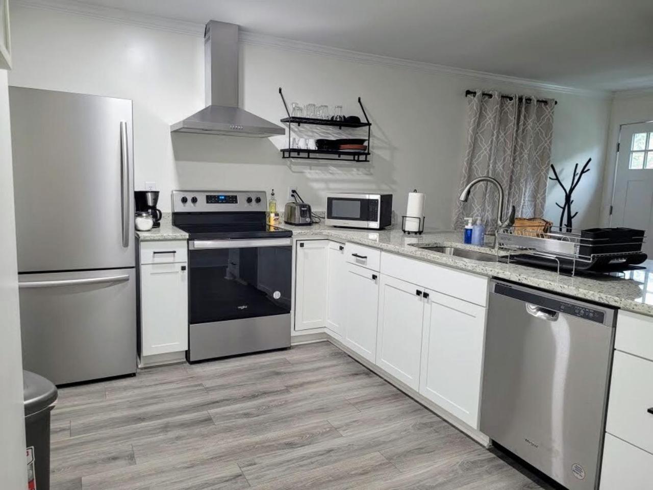 Renovated 2 Bed Walltown Walk To Duke! A *